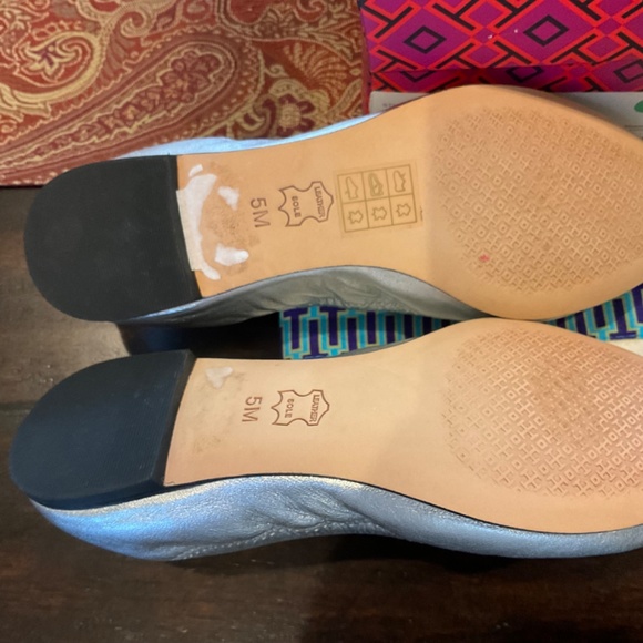 Tory Burch Liana silver ballet flats, size 5, BNIB, MSRP$289 Must have - Picture 5 of 5